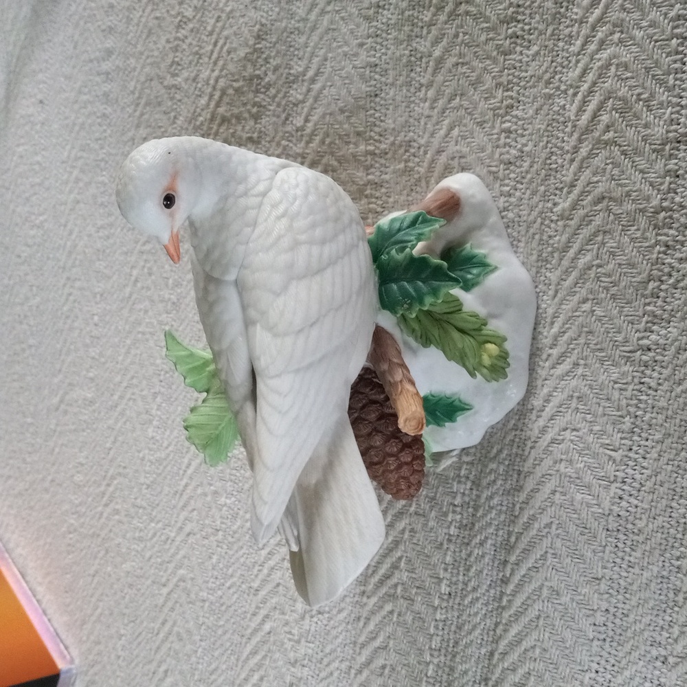 Lenox Christmas Dove 2004